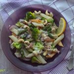 Sült padlizsán mentás joghurttal és piros gyümölcsökkel